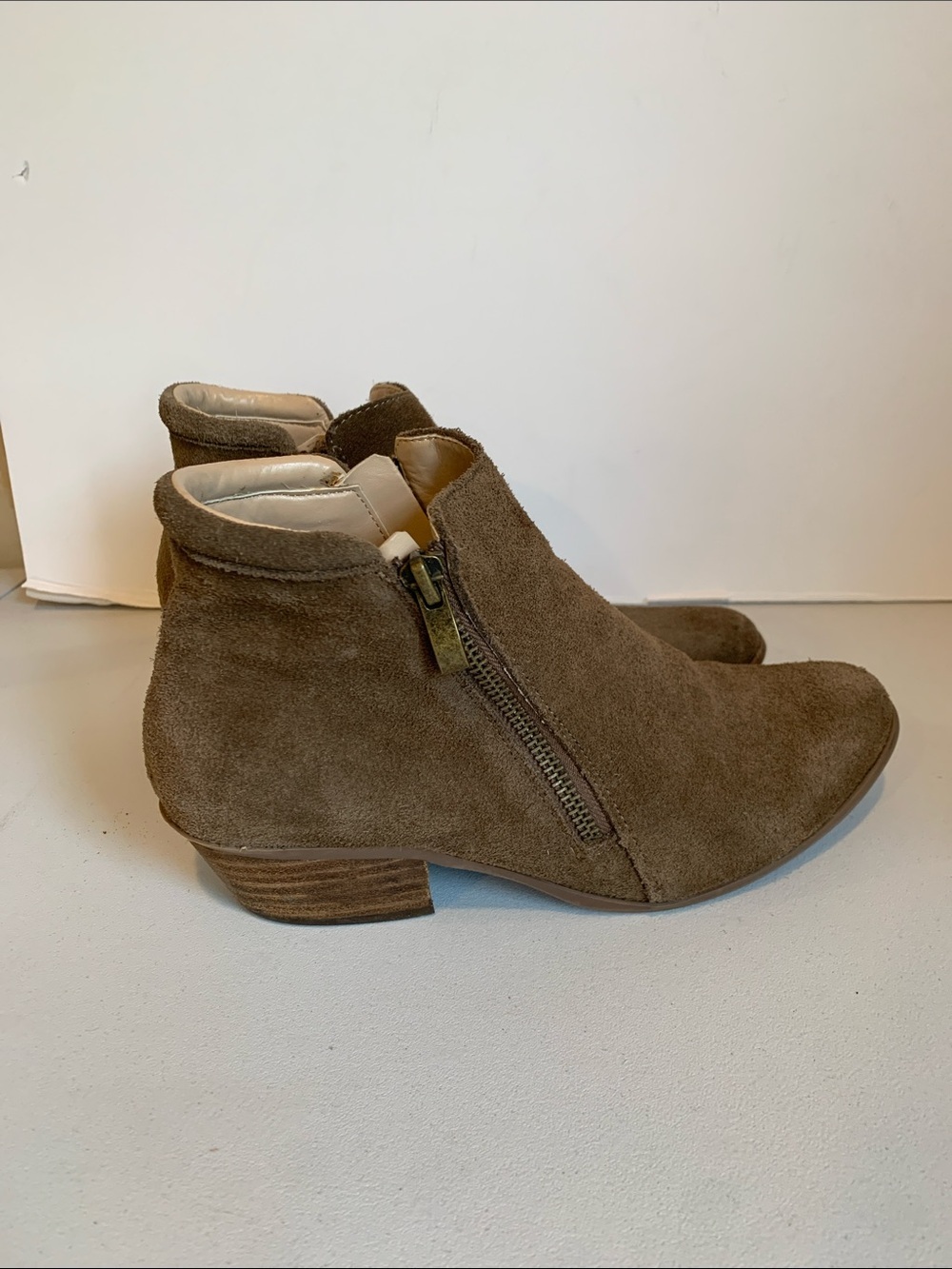Apri Gravity Women’s 6.5 Taupe-Brown Suede Double Zip Classic Ankle Boots